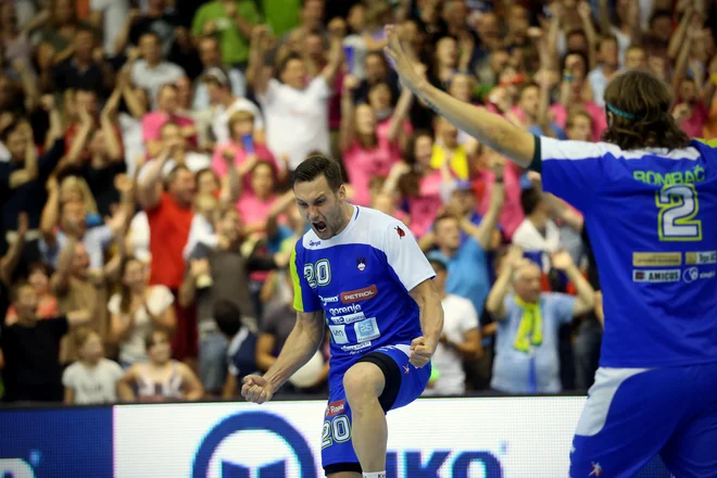 Luka Žvižej se je takole veselil zmage proti Madžarom pred štirimi leti. Foto: Uroš Hočevar