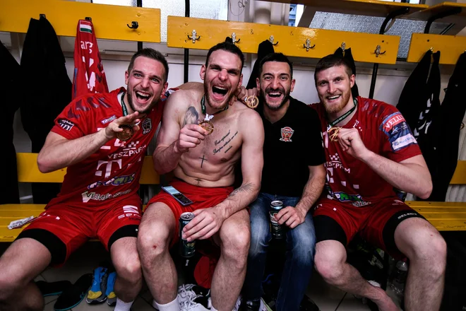 Gašper Marguč, Borut Mačkovšek, Dragan Gajić in Blaž Blagotinšek so štirje slovenski mušketirji v Veszpremu. FOTO: Veszprem