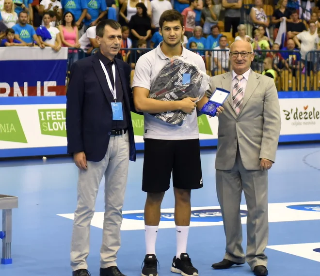 Diogo Silva je prejel nagrado za najboljšega igralca lanskega mladinskega EP v Celju. FOTO: CPL