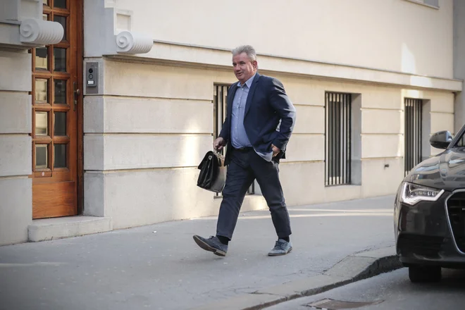Andrej Vizjak: &raquo;Zakaj bi bili bolj prijazni do okoljsko problematičnih tehnologij? Ker smo odrezali marginalne nevladnike?&laquo; FOTO: Uroš Hočevar/Delo