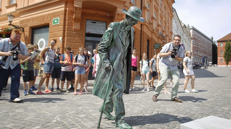 Fotografija: Po sto letih od izida prve monografije o Plečniku so vprašanja, ki jih ta postavlja, še kako aktualna. FOTO: Leon Vidic/Delo