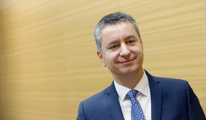 &raquo;Zaseg delnic se lahko podaljša, trajajo pa še drugi sodni postopki. Želimo, da se čim prej končajo. Ne moremo pa komentirati datuma prenosa ali prihodnjih konkretnih korakov,&laquo; je dejal Fabris Peruško.