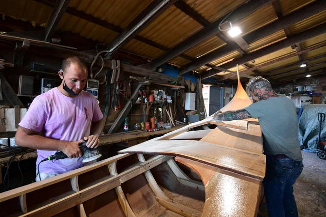 Odkar so italijanske oblasti na začetku marca razglasile karanteno zaradi koronavirusa, se je delo v ladjedelnicah skoraj povsem ustavilo. FOTO: Miguel Medina/AFP