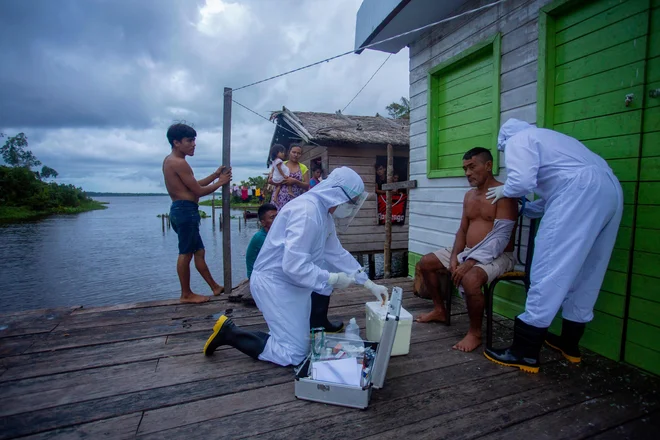 Z novim koronavirusom se je okužilo vsaj 742.084 Brazilcev in jih umrlo najmanj 38.497. FOTO: Tarso Sarraf/AFP