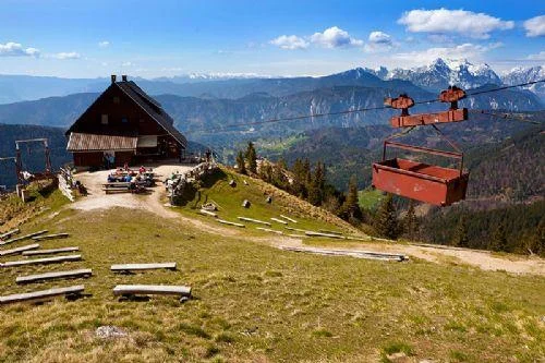 Koča na Golici (Karavanke, 1582 m). FOTO: Arhiv koče na Golici