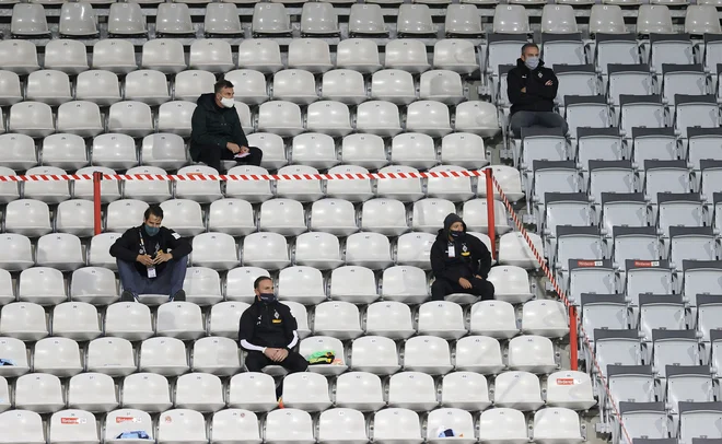 Gledalci se pri nas vračajo na športne prireditve sredi junija. FOTO: Reuters