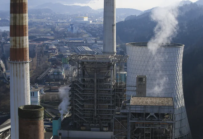Kitajska je letos marca potrdila več projektov termoelektrarn kot lani. FOTO: Jože Suhadolnik/Delo