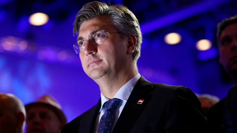 Fotografija: Hvaške volilne enote so oblikovane predvsem v korist vladajoče HDZ Andreja Plenkovića. Foto: Antonio Bronic/Reuters