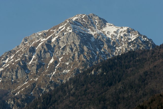 Planinska zveza Slovenije je pripravila posodobljena priporočila za hojo po planinskih poteh ... FOTO: Igor Modic