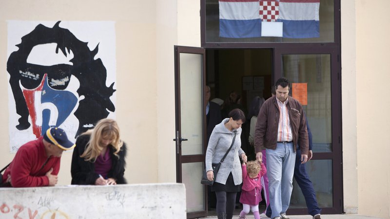 Fotografija: Hrvaška volilna komisija do jutri sprejema predloge kandidatur za parlamentarne volitve, Slovence pa bo, kot kaže, tudi v prihodnjem sklicu sabora zastopala Albanka. Foto: Matko Biljak/Reuters