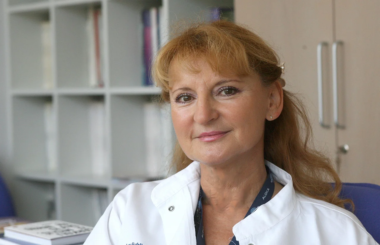 Fotografija: Dr. Bojana Žvan pravi, da ji ne gre za odškodnino, pač pa za dokazovanje resnice o spletkah znotraj UKC. FOTO: Ljubo Vukelič/Delo