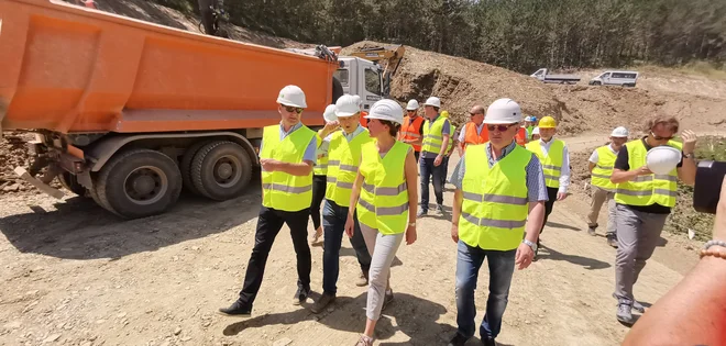 Za predore bo treba izkopati več kot štiri milijone kubičnih metrov materiala. FOTO: Boris Šuligoj/Delo
