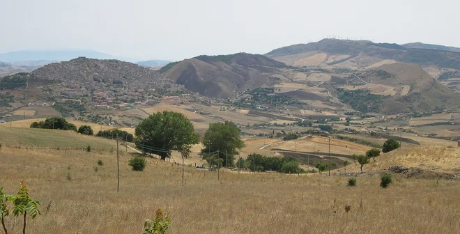 Gangi v bližini Palerma, kjer so hiše naprodaj za evro. FOTO: Wikipedija