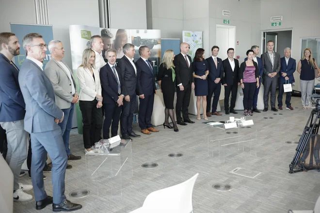 Dejavnost podjetij, ambasadorjev slovenskega gospodarstva, nas bo v prihodnosti postavila na mednarodni zemljevid. FOTO Uroš Hočevar/Delo