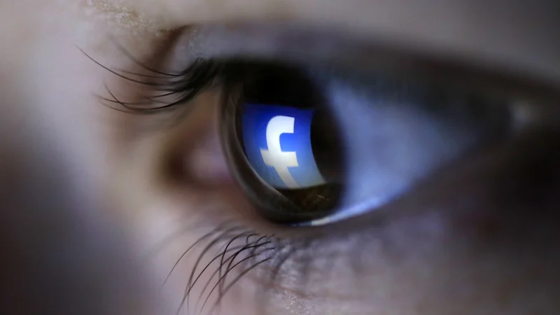 &raquo;Videla sem marsikaj. Mnogo je bilo posnetkov terorističnih napadov, razčetverjenih trupel in podobnega,&laquo; je delo za facebook opisala nekdanja moderatorka vsebine. FOTO: Dado Ruvic/Reuters