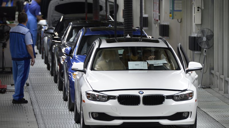 Fotografija: Nemški BMW bo svojo delovno silo zmanjšal za  6 tisoč ljudi.
Foto Christof Stache/AFP