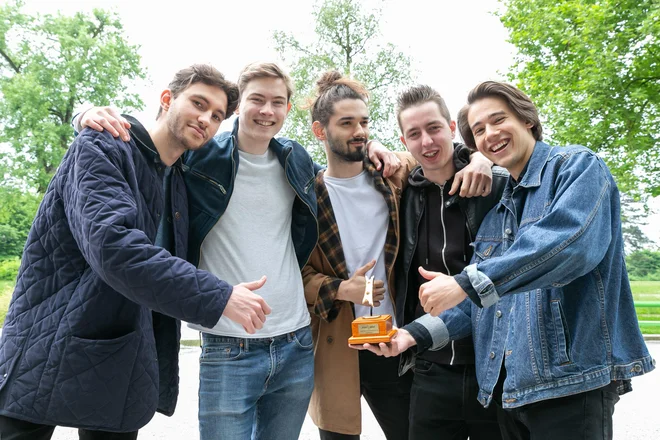 Zlato piščal novinec leta 2019 so prejeli Joker Out. FOTO: Tadej Majhenič