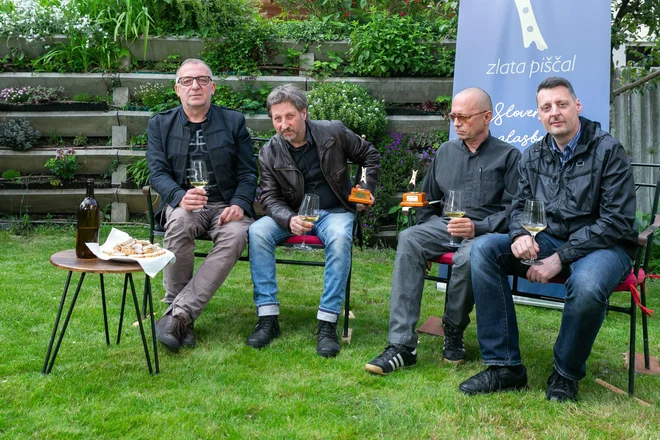 Dan D so prejeli zlato piščal za album leta za Knjigo pohval in pritožb in za izvajalca leta. FOTO: Tadej Majhenič
