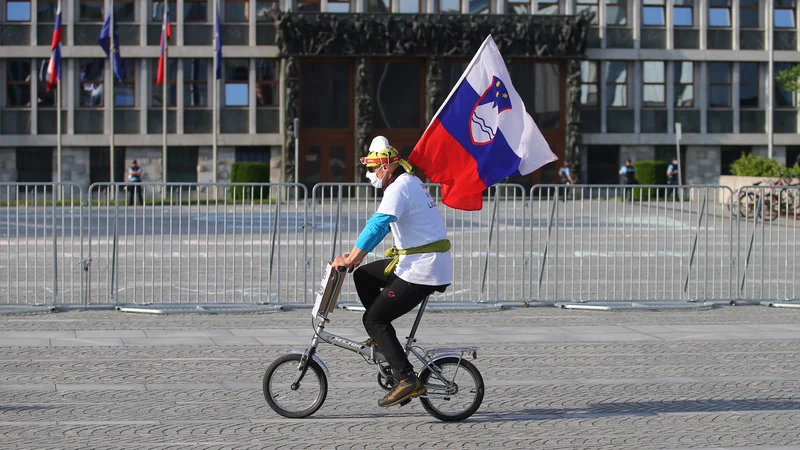 Fotografija: Zdaj preziramo sebe bolj, kot je rasist kadarkoli preziral druge rase in kulture. FOTO: Jože Suhadolnik/Delo