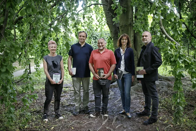 Kresnikovi finalisti: Suzana Tratnik, Branko Cestnik, Jiři Kočica, Veronika Simoniti in Sebastijan Pregelj&nbsp; FOTO: Blaž Samec