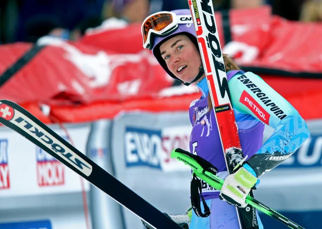 Tina Maze je z zlatimi kolajnami predstavljala Slovenijo na največjih smučarskih tekmovanjih. FOTO: Tomi Lombar/Delo