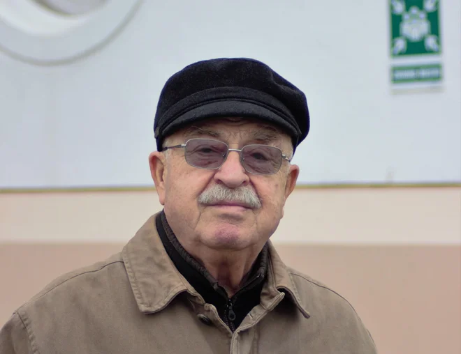 &raquo;Trdno stati in ostati z obema nogama na tleh, je prva naloga, ki jo mora izpolniti voditelj velikega podjetja, da lahko uspešno opravi svoje delo v korist družbe, delničarjev in zaposlenih,&laquo; poudarja Jože Stanič, nekdanji predsednik uprave Gorenja Jože Stanič. FOTO: Brane Piano/Delo
