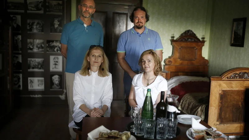 Fotografija: Kresnikova žirija je petčlanska, a je včeraj Anja Mrak ostala doma, danes ima dan poroda.