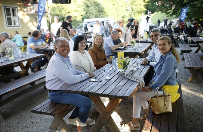 Podelitev nagrade Kresnik na Rožniku. FOTO: Blaž Samec/Delo