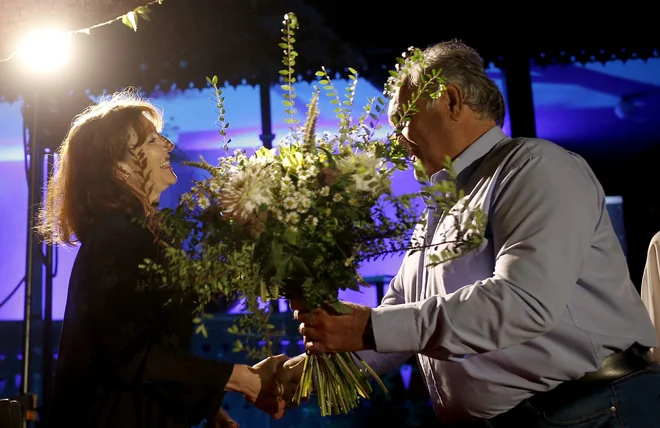 Avtorica Veronika Simoniti ni samo pred nagrado za najboljši roman iz leta 2019, po novem ima kresnika – ker je Ivana pred morjem čudovit tuskulum. FOTO: Blaž Samec/Delo