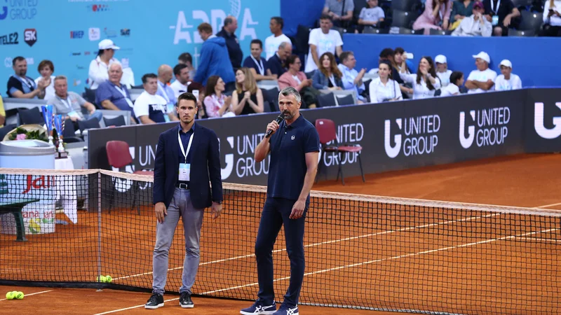 Fotografija: Goran Ivanisević (desno) in Đorđe Đoković sta morala v Zadru sporočiti gledalcem, da je Adria tour prekinjen. FOTO: Antonio Bronic/Reuters