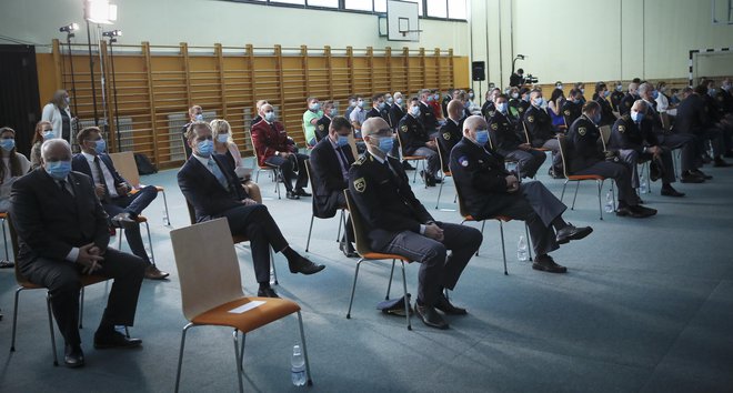 Podelitev policijskih medalj za hrabrost in požrtvovalnost. FOTO: Jože Suhadolnik/Delo