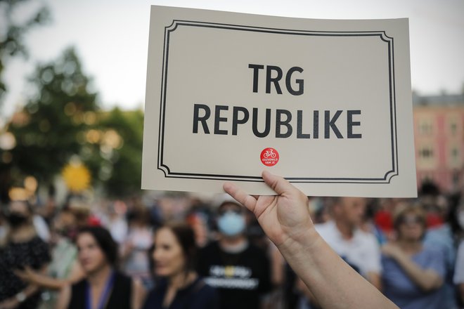 Trg republike danes ni bil ograjen. FOTO: Uroš Hočevar/Delo