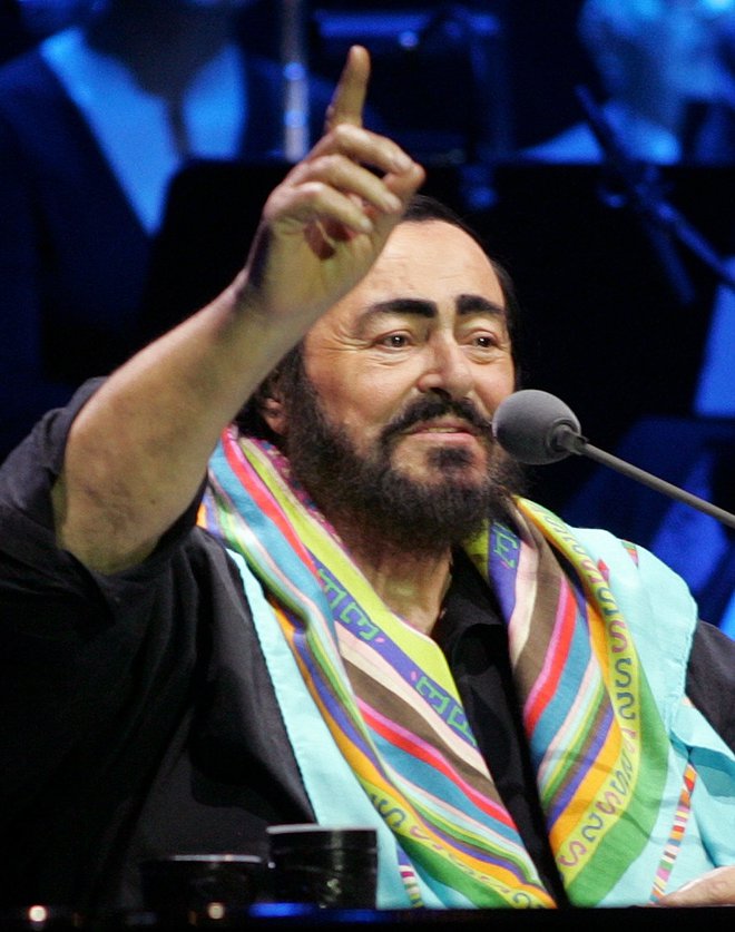 »Vrednote bratstva, za katero se je Luciano Pavarotti zavzemal v svoji karieri, niso združljive s svetovno vizijo Donalda Trumpa,« je pred leti sporočila umetnikova vdova in pozvala, da njegovih posnetkov v Trumpovi predvolilni kampaniji ne predvajajo. Foto Reuters
