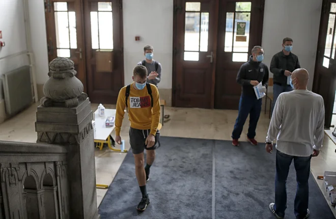 Na Obrtni zbornici Slovenije pravijo, da že več let opozarjajo, da bi moralo resorno ministrstvo storiti več za promocijo obrtnih poklicev in vajeništva. FOTO: Blaž Samec/Delo