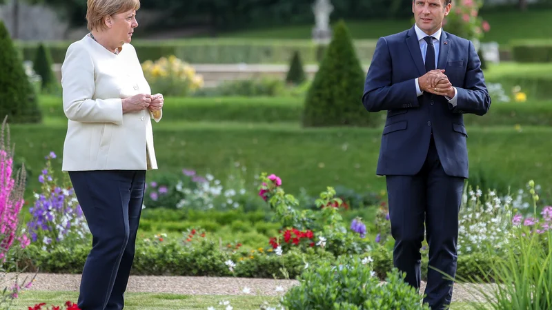 Angela Merkel in Emmanuel Macron sta govorila tudi o drugih velikih izzivih sedemindvajseterice. FOTO:&nbsp;Hayoung Jeon/Reuters