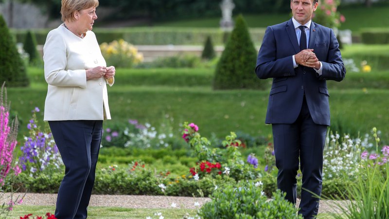 Fotografija: Angela Merkel in Emmanuel Macron sta govorila tudi o drugih velikih izzivih sedemindvajseterice. FOTO: Hayoung Jeon/Reuters