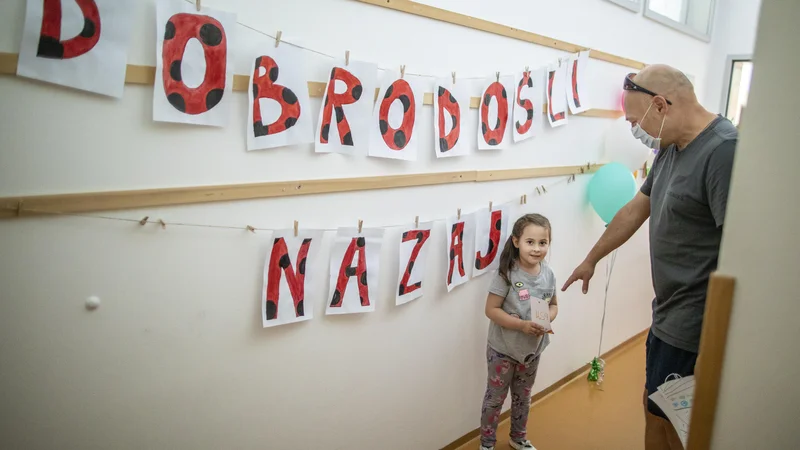 Fotografija: Četrtina otrok je zaradi nizkih prihodkov staršev upravičena do brezplačnega kosila v šolah. Foto Voranc Vogel