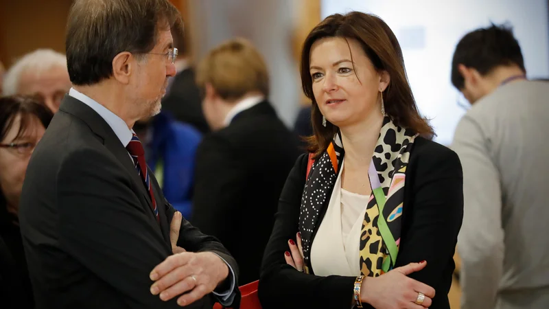 Tanja Fajon (SD/S&amp;D) in Lojze Peterle (NSi/EPP) kot najverjetnejša nosilca list svojih strank merita na nov mandat v evropskem parlamentu. FOTO: Uroš Hočevar/Delo