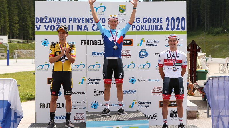 Fotografija: Tadej Pogačar (v sredini) je bil na Pokljuki hitrejši od Primoža Rogliča (levo) in Jana Polanca. FOTO: Prijavim.se