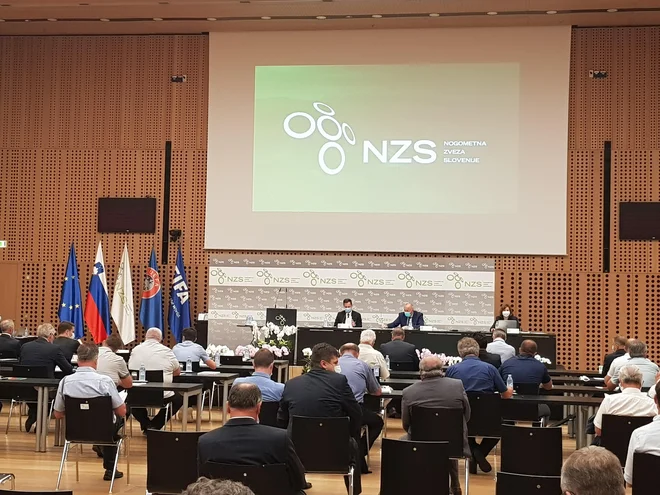 Sejo skupščine so izpeljali v sozvočju z navodili NIJZ. Foto J. S.