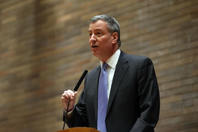 Bill De Blasio je poudaril, da bo moralo mesto zmanjšati celoten proračun, ki ga je prizadela pandemija covida-19. FOTO: Spencer Platt/AFP