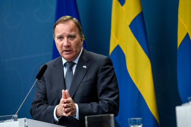 Švedski predsednik vlade Stefan Löfven je napovedal ustanovitev komisije za analizo uspešnosti boja s koronavirusom. FOTO: Ali Lorestani/AFP
