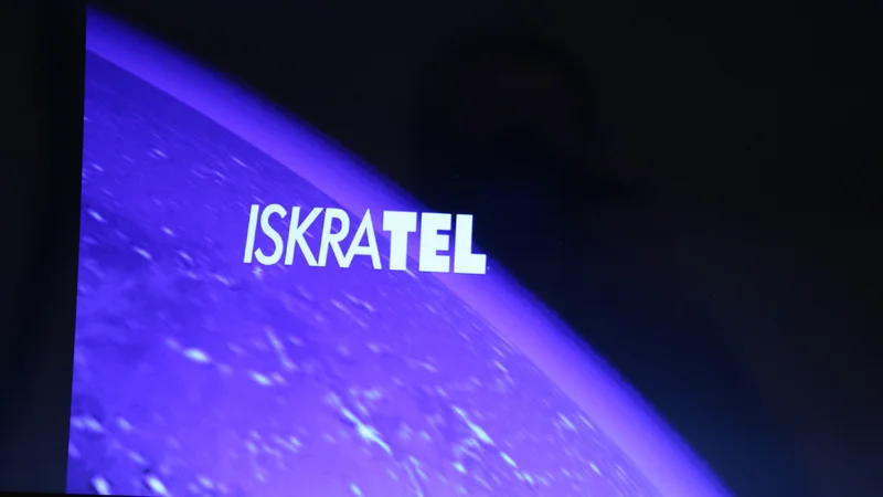 Fotografija: Iskratel prehaja v avstrijske roke od družbe Fintel, ki je v lasti menedžerjev in zaposlenih. Kupnina znaša 37,5 milijona evrov. FOTO: Jože Suhadolnik/Delo