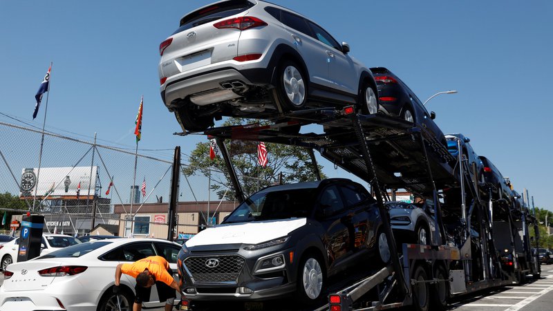 Fotografija: Prodaja avtomobila je junija glede na isti lanski mesec upadla za slabe tri odstotke: Boljši kot lani je bil trg junija v Franciji.
FOTO: Shannon Stapleton/Reuters