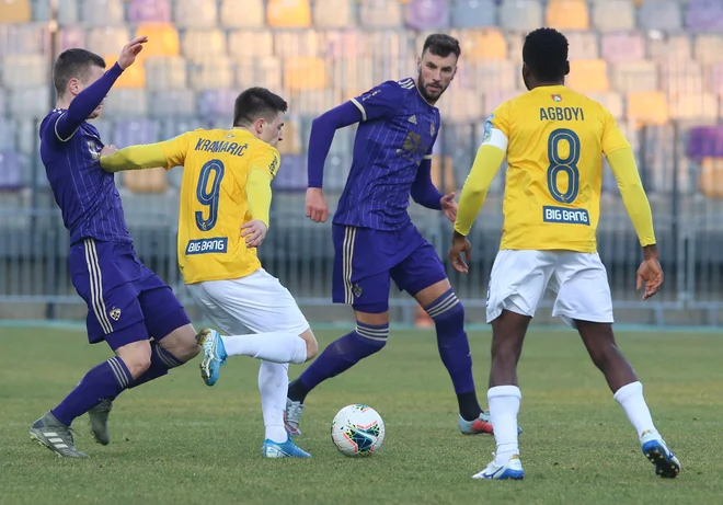 Bravo je v generalki pred nadaljevanjem prekinjene sezone v Ljudskem vrtu prejel pol ducata golov, ko je šlo zares pa le enega. FOTO: Tadej Regent/Delo