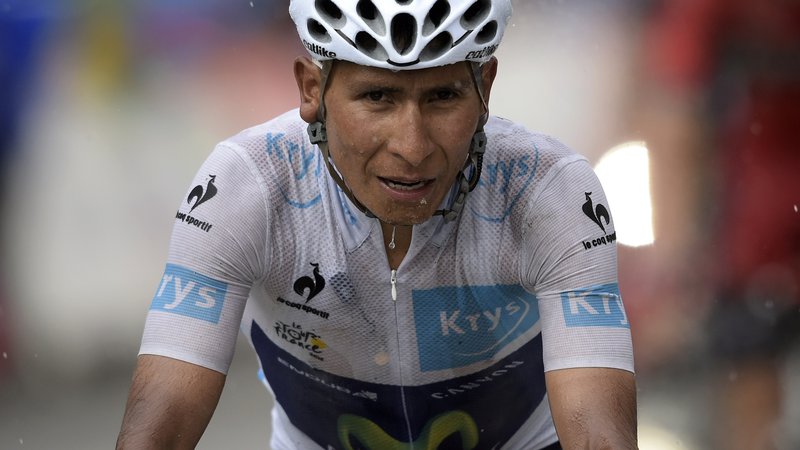 Fotografija: Nairo Quintana je po trčenju tožil nad bolečinami v kolenu in komolcu. FOTO: Lionel Bonaventure/AFP
