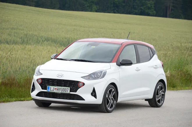 Hyundai i10 je eden redkih novih modelov med najmanjšimi avtomobili. Lahko rečemo, da je zanimiv.