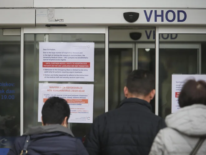 V petek je bilo hospitaliziranih šest oseb. FOTO: Jože Suhadolnik/Delo