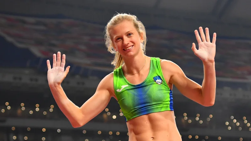 Fotografija: Tina Šutej (Kladivar) je drugi dan atletskega pokala Slovenije (APS) v Ljubljani v skoku s palico dosegla najboljši izid sezone na svetu in nov državni rekord, preskočila je 4,75 m. FOTO: Dylan Martinez Reuters