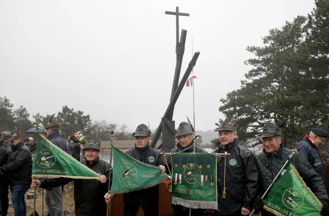 Slovesnosti pri spomeniku žrtvam povojnih pobojev v bližini Bazovice, ki je  je potekala 10. februarja, se je udeležil tudi vodja  skrajno desno usmerjene Severne lige Matteo Salvini. Foto Blaž Samec